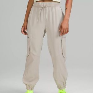 Lululemon Relaxed Mid-Rise Cargo Pant